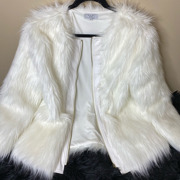 WHITE FUR ZIP UP JACKET BY SIX CRISP DAYS - Picture 7 of 12
